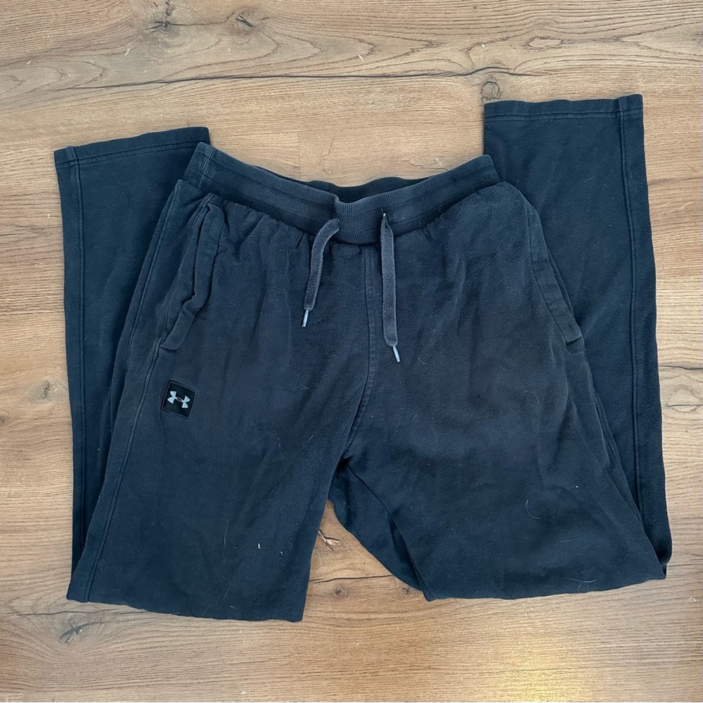 Under armor straight leg black sweat pants, size medium